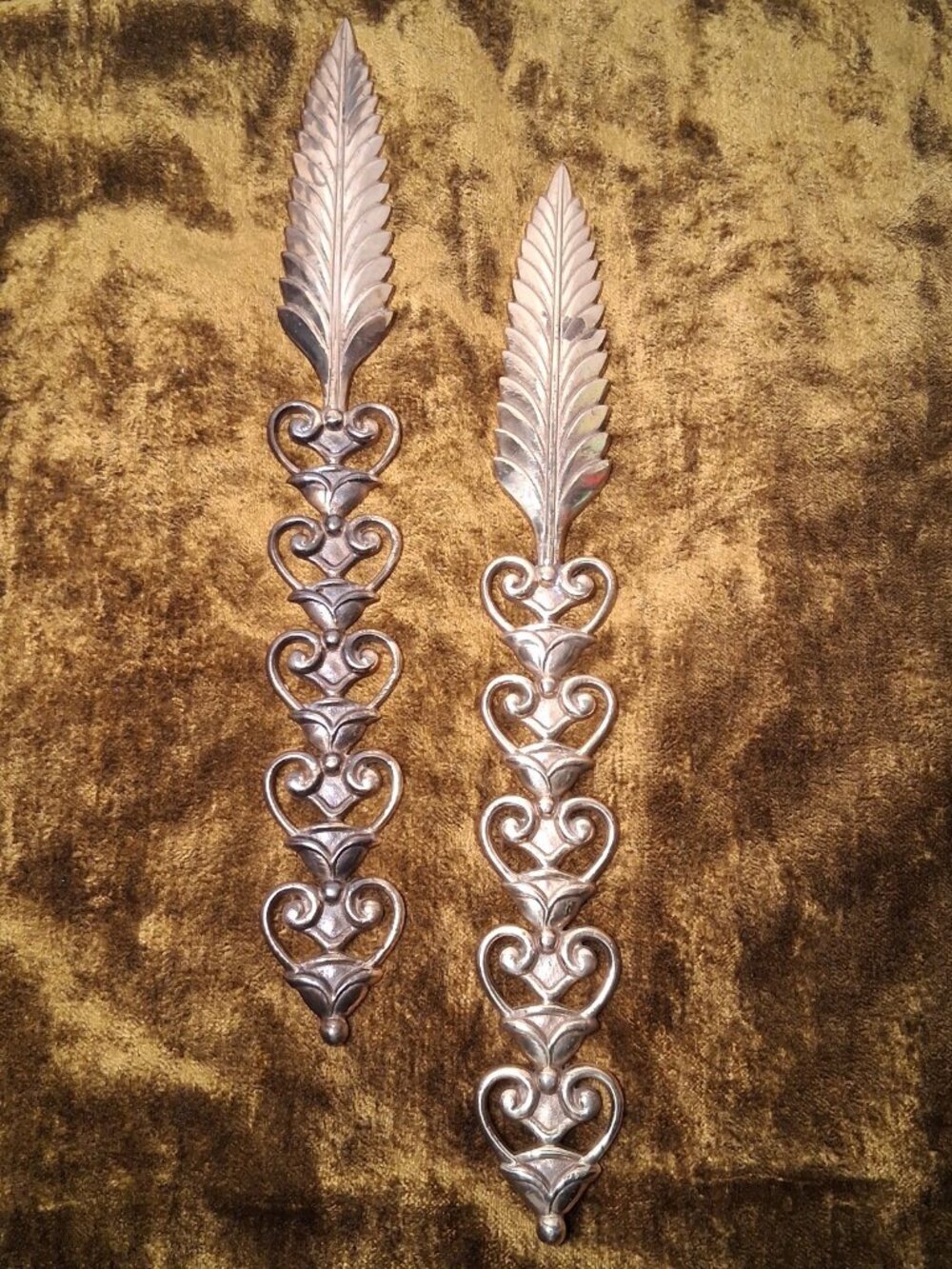 Vtg Solid Brass Wall Art Hanging Decor Pair Feather Hearts Scroll Leaf 16.75"